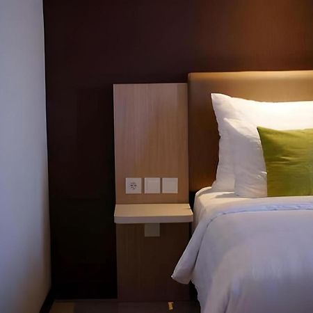 Hotel Dafam Pacific Caesar Surabaja Zewnętrze zdjęcie