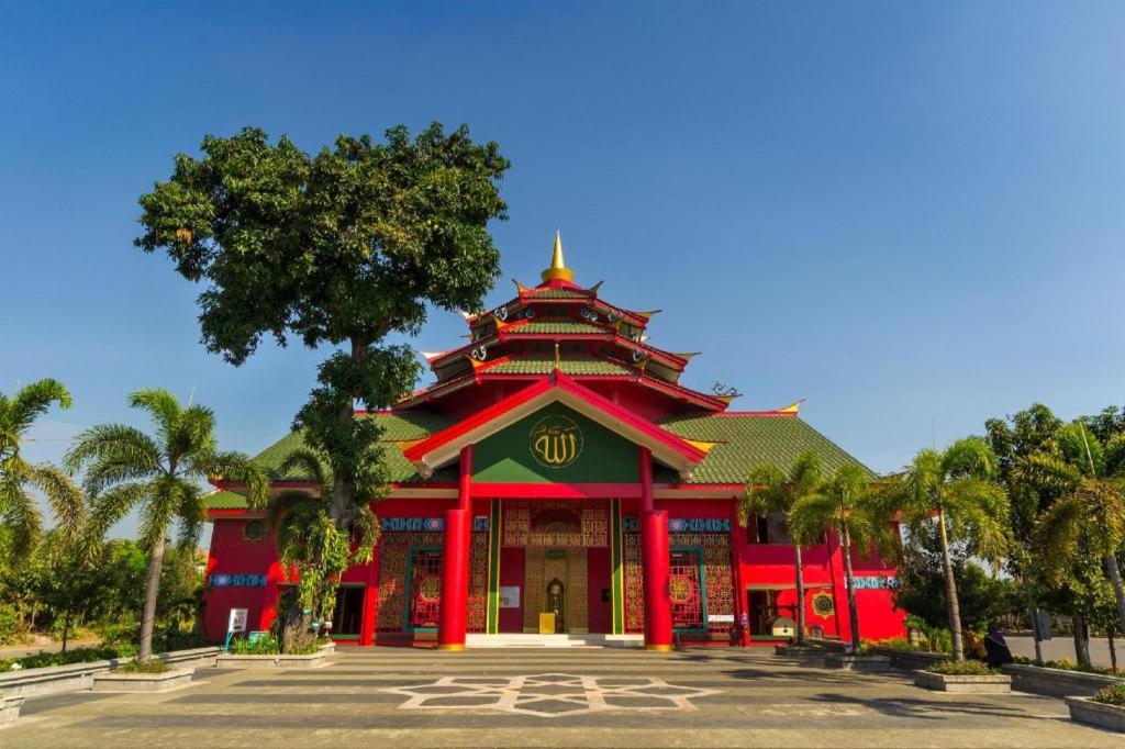Hotel Dafam Pacific Caesar Surabaja Zewnętrze zdjęcie