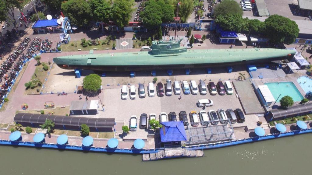 Hotel Dafam Pacific Caesar Surabaja Zewnętrze zdjęcie