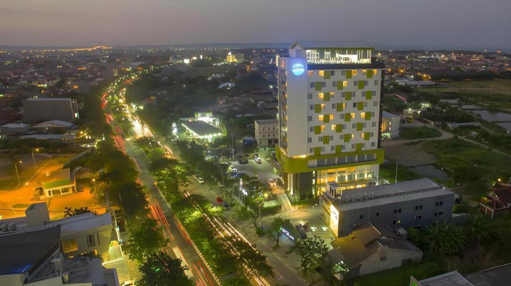 Hotel Dafam Pacific Caesar Surabaja Zewnętrze zdjęcie