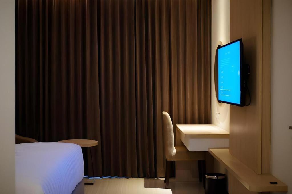 Hotel Dafam Pacific Caesar Surabaja Zewnętrze zdjęcie