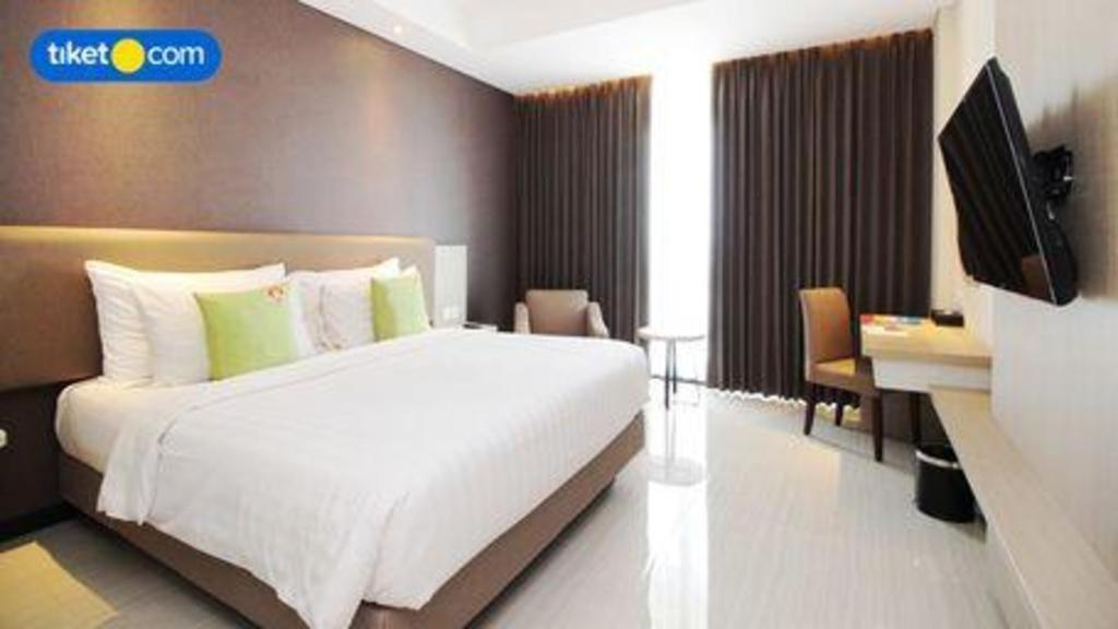 Hotel Dafam Pacific Caesar Surabaja Zewnętrze zdjęcie