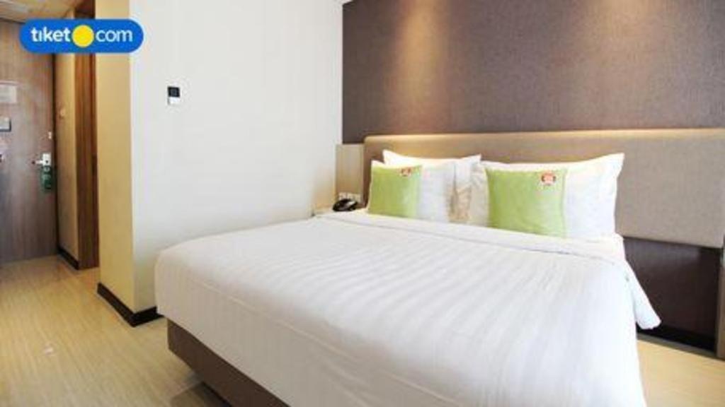 Hotel Dafam Pacific Caesar Surabaja Zewnętrze zdjęcie