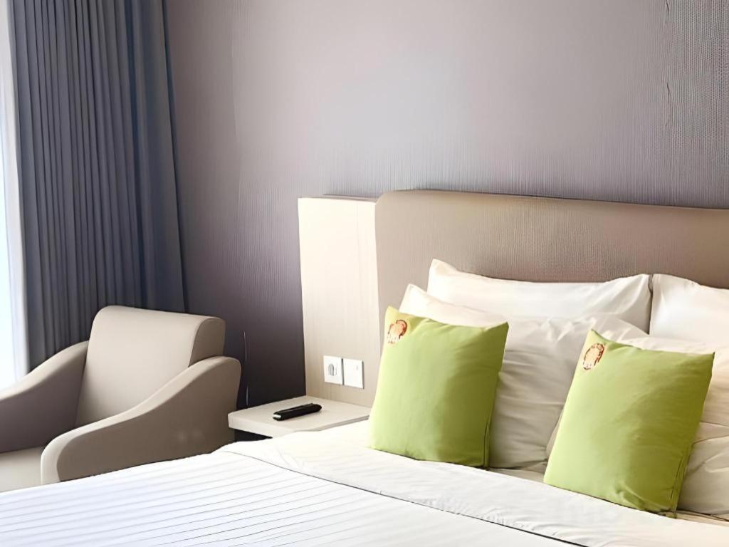 Hotel Dafam Pacific Caesar Surabaja Zewnętrze zdjęcie