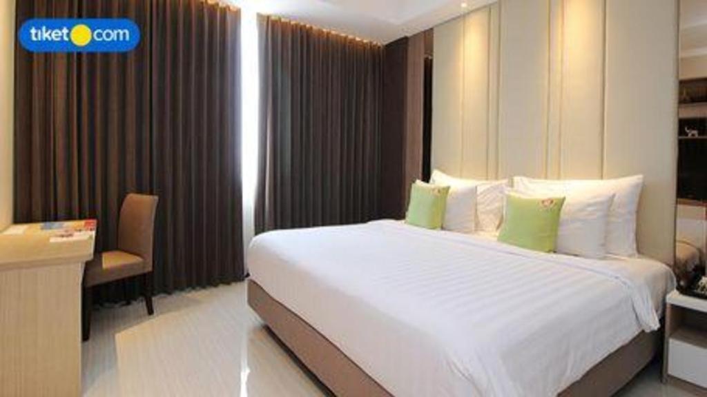Hotel Dafam Pacific Caesar Surabaja Zewnętrze zdjęcie