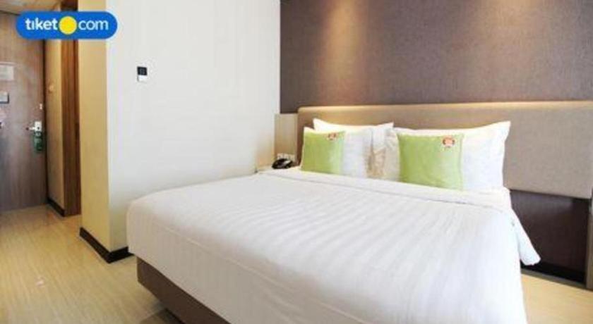 Hotel Dafam Pacific Caesar Surabaja Zewnętrze zdjęcie
