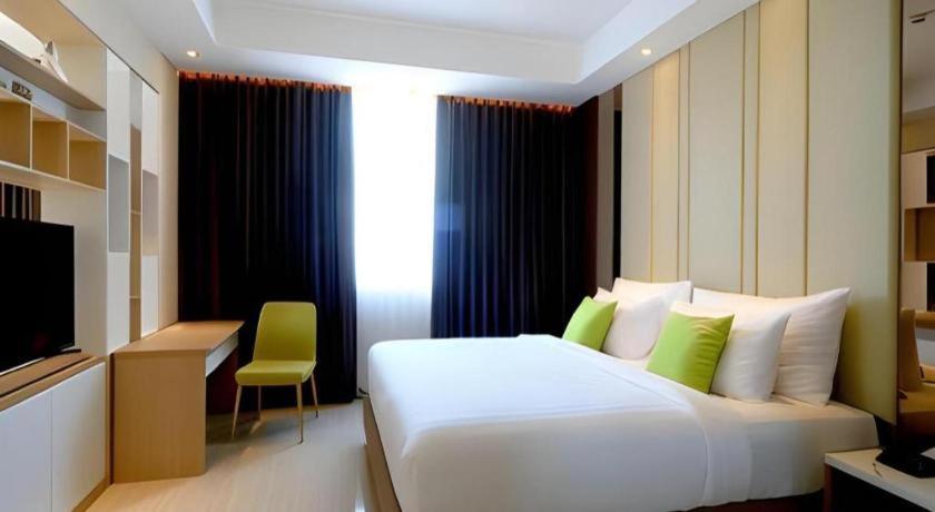 Hotel Dafam Pacific Caesar Surabaja Zewnętrze zdjęcie