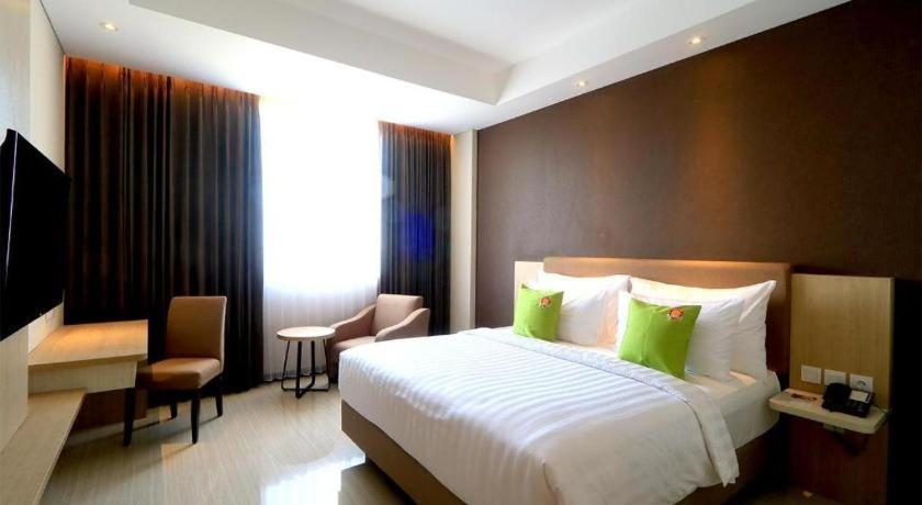 Hotel Dafam Pacific Caesar Surabaja Zewnętrze zdjęcie